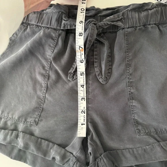 Aerie Gray 100% Lyocell Paperbag Tie Waist Camp-Style Shorts - Size Small - Picture 13 of 14